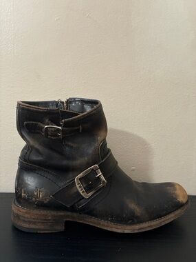 Frye Black Leather Harness Engineer Boot with Buckle ankle boots used an damage